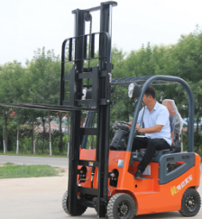 地牛叉車用充氣輪胎or實心輪胎?哪個更禁用