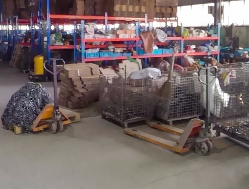 時代變了,托盤搬運車和倉庫都變了