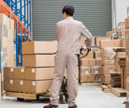 男士控油洗發水倉庫搬運設備(冠航手動液壓搬運車)