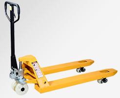 貨站內手動叉車貨物搬運好幫手