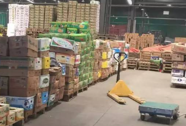 北京密云區水果批發市場手動液壓搬運車如何搬運貨物